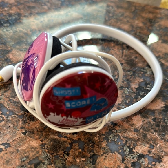 Disney Pink and White Headphones Hannah Montana High School Musical kids - Picture 2 of 6